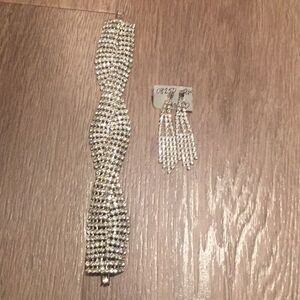 🎉last deal 🎉Cache bracelet and earring set